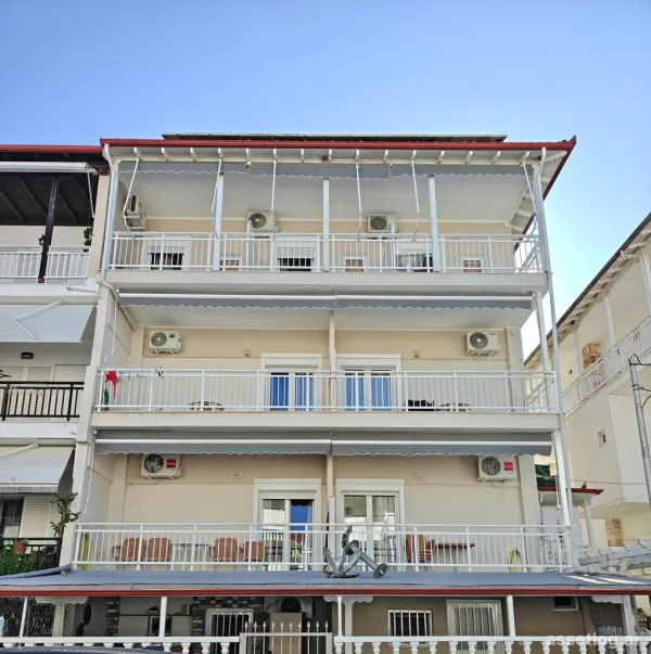 Hotel 820 m² on the Olympic Coast