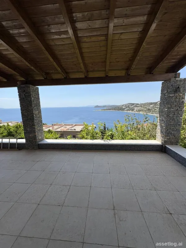 Vila 350 m² v Attice