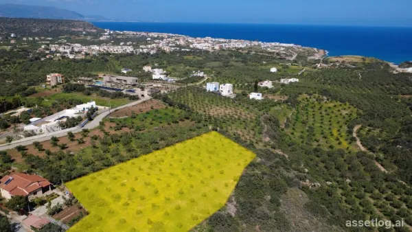 Land 4460 m² in Crete
